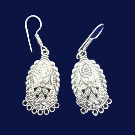 Ladies Metal Designer Earring