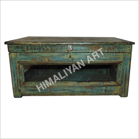 Wooden Cases and Kitchen