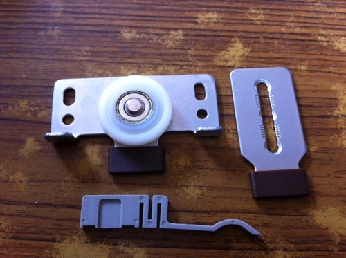 wadrobe sliding roller -1