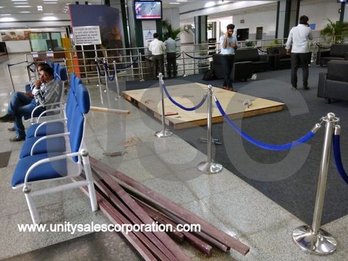 Velvet rope barricade