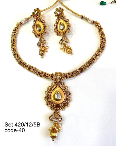 Antique Necklace Set - Copper Alloy , Durable Materials with Ethnic Motifs, Polished Edges, Lightweight Design, Matching Earrings