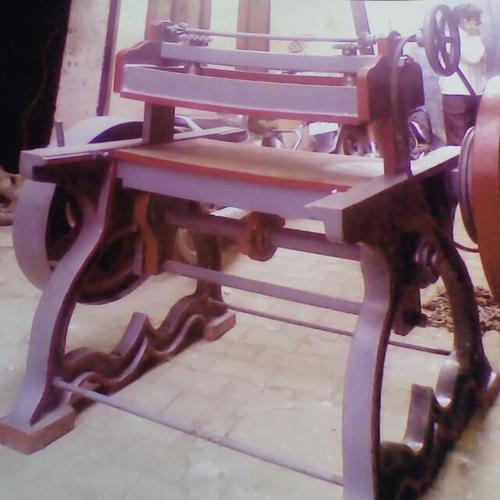 Paper Roll Cutting Machine