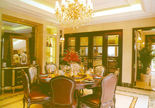 Round Wooden Dining Table