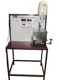 Stefan Boltzmann Apparatus - Usage: Students Training