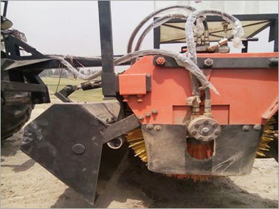 Hydraulic Road Broomer Capacity: 2 Kg/Hr