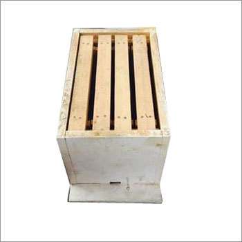 Queen Mating Nuc - Wooden Construction, 6-12 Inch Size | Mating Nuc Type, Ideal for Queen Bee Breeding and Development