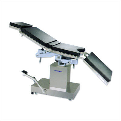 HYDRAULIC O.T. TABLE SUPER DLX