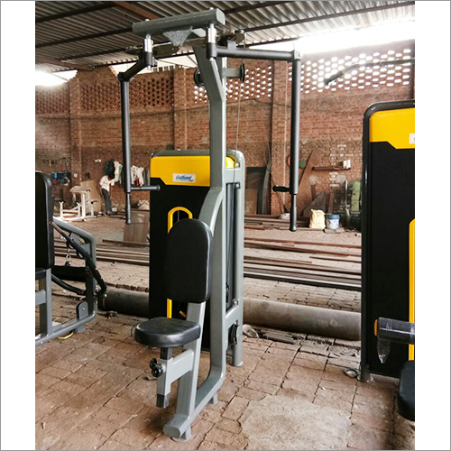 Pec Deck Fly Rear Deltoid