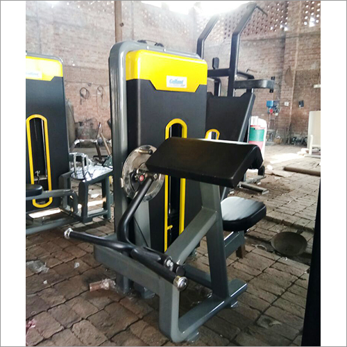 Preacher Curl Machine