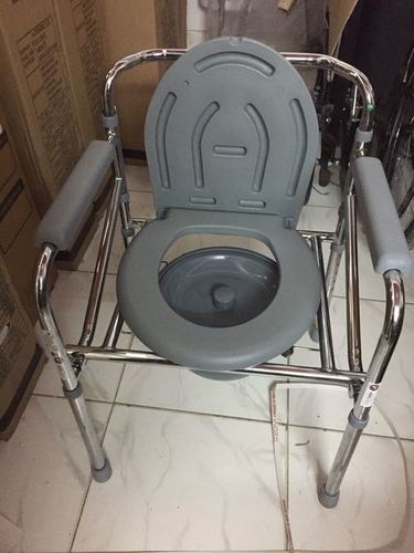 Commode Chair