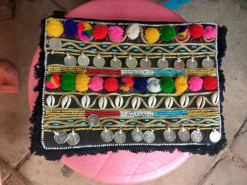 Fashion Beaded Clutch Bags - Stylish Black Zipper Top Design | Customizable Colors and Patterns