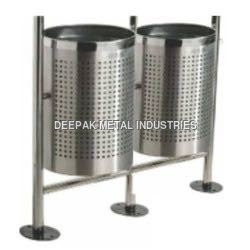 Outdoor Pole Hanging Dustbin
