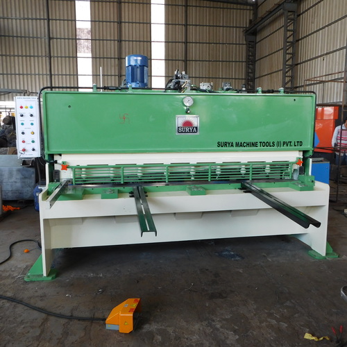 Semi-Automatic Hydraulic Shearing Machine