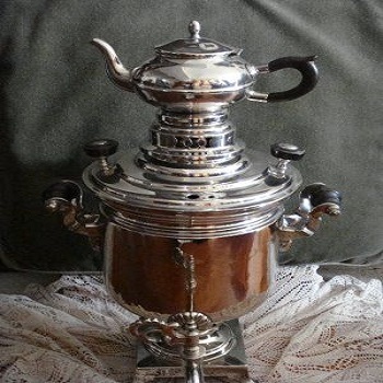 Un Samovar Coffee Urn