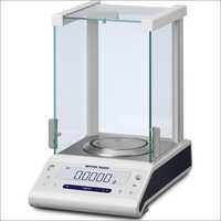 Mettler Analytical Balance - 220 G Capacity, 20x30x40 Cm Dimensions, Metal/glass Material | Durable Design, Easy Operation, Fast Results, Precise Weighing, Reliable Performance, Simple Cleaning