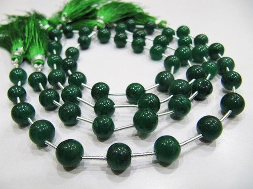 AAA-Quality Dyed Emerald Round Plain Smooth Beads