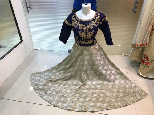 Embroidered Crop Top Suit