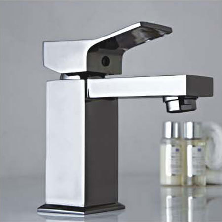 Single Lever Center Hole