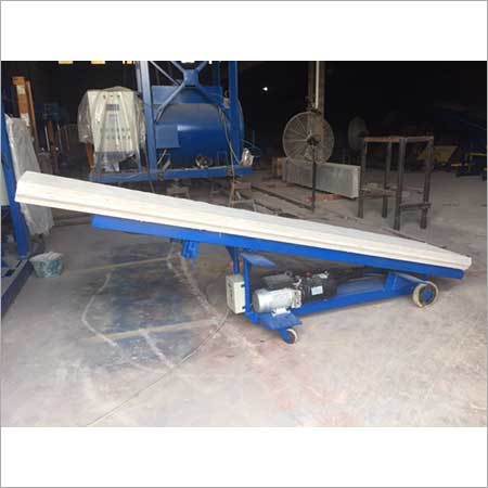 Panel lifting machine