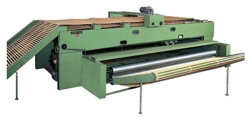 Cross lapper machine