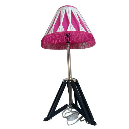 Tripod Table Sade Lamp