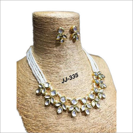 Kundan Necklace Gender: Women