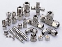 Stainless Steel Reducing Nipples - 1/2 Inch Size, Silver Color, Male Connection, Round Shape, Galvanized Surface Treatment, 5-10 Mm Thickness