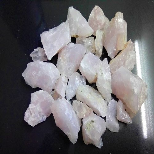 Premium quality Rose Quartz Crystal Rough Aggregate lumps and crushed pieces Stone aggregate for export quality