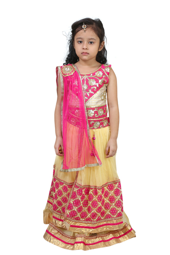 Crazeis Beautiful Lehenga Choli Set Age Group: 3-4 Yrs