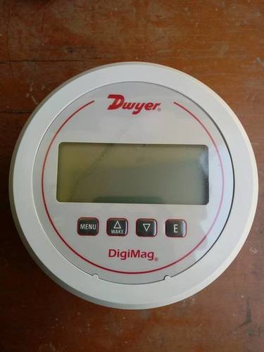 Dwyer USA DM-1105 DigiMag Differential Pressure & Flow Gauge (0-2 in w.c.) - 4-Digit LCD Display, 1% Accuracy, 9-24 VDC & 9V Battery Power, English/Metric Units
