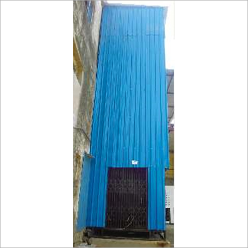 Outside Model Industrial Goods Lift