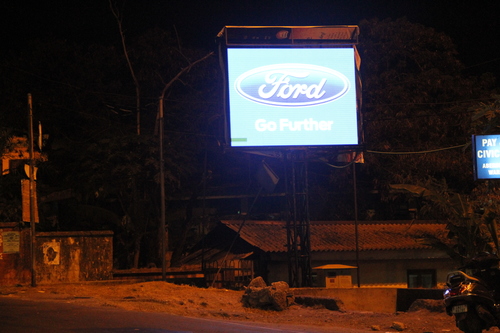 P6 - Aluminum LED Display 60x60 cm, 10000 Nits Brightness | Weatherproof, Durable, Customizable, High Visibility, Easy Install