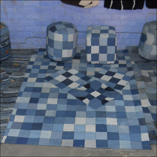 	Poufs
