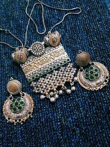 Artificial Necklaces