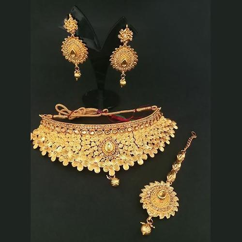 Brown Stone Necklace Set With Maang Tikka