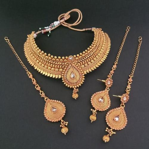Gold Plated Studded Gold Coloured Necklaces Set With Maang Tikka