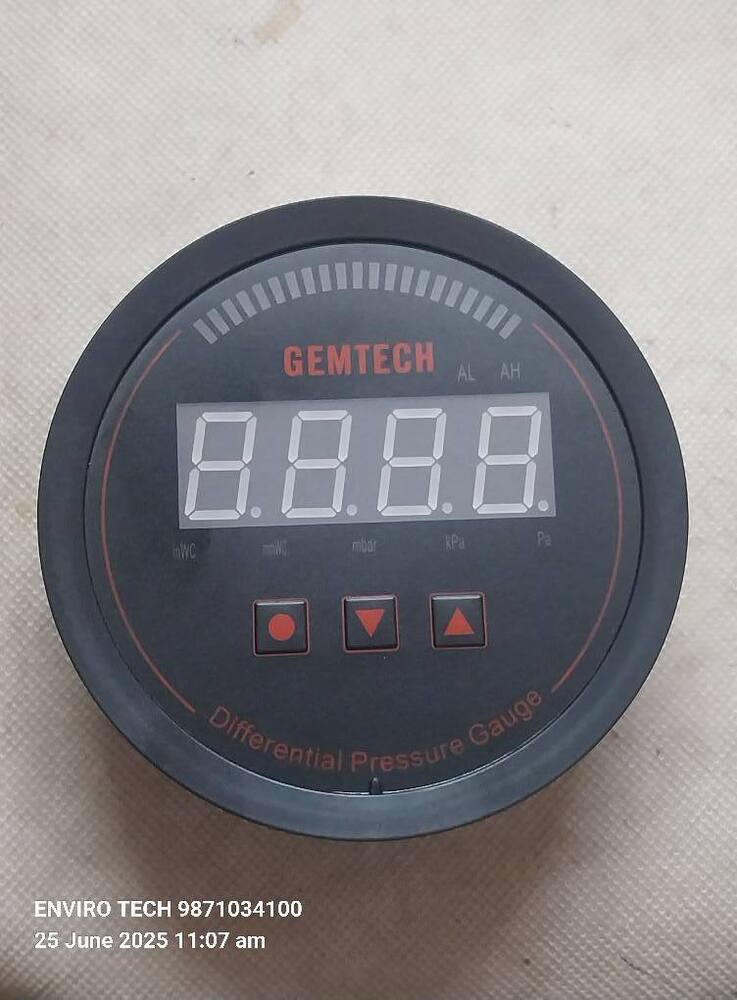 Sensocon USA Differential Pressure Transmitter Series DPT10-R8 - Range -125 - 125 Pa