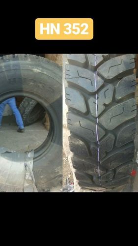 Radial truck Tire