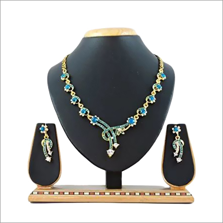 Ladies Designer Neck Pieces