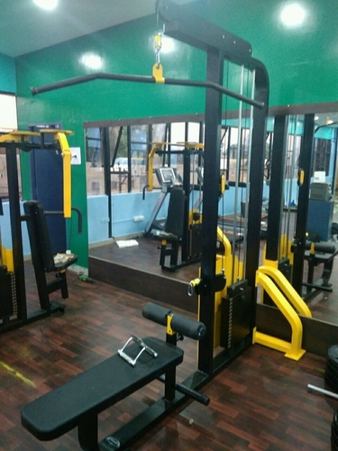 Lat Pulldown Machine