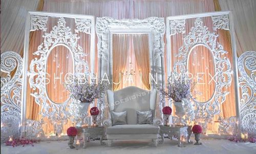 Modern Frame Stage for Weddings
