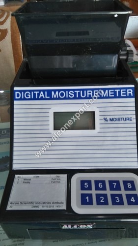 Digital moisture meter