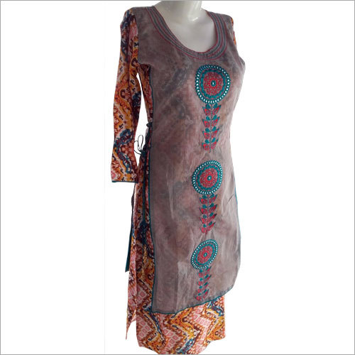 Ladies Modern Embroidered Kurti