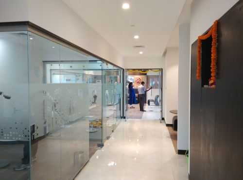 Glass partion supplier