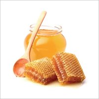 Pure Honey - 500g Glass Jar, 100% Purity, 17% Moisture | Antioxidant Properties, Natural Sweetener, Nutrient-rich, Skin Benefits, Soothes Sore Throat