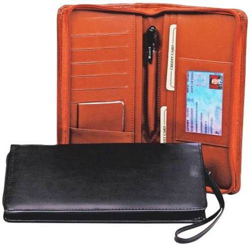 ZIPPED PASSPORT HOLDER