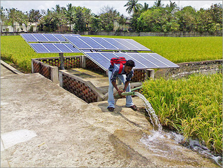 Solar Pump - Stainless Steel, 200W, 50lpm Flow Rate, 20m Head | Solar Powered, Eco-Friendly, Reliable