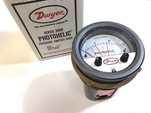 Dwyer 3000MR Photohelic,Switch/Gauge 0 to 4kpa