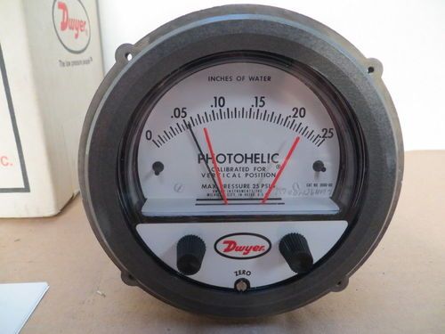 Dwyer 3000MR Photohelic Switch/Gauge 0 to 25 MM