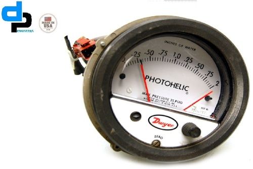 Dwyer 3003MRS Photohelic,Switch/Gauge 0 to 3 in W.C